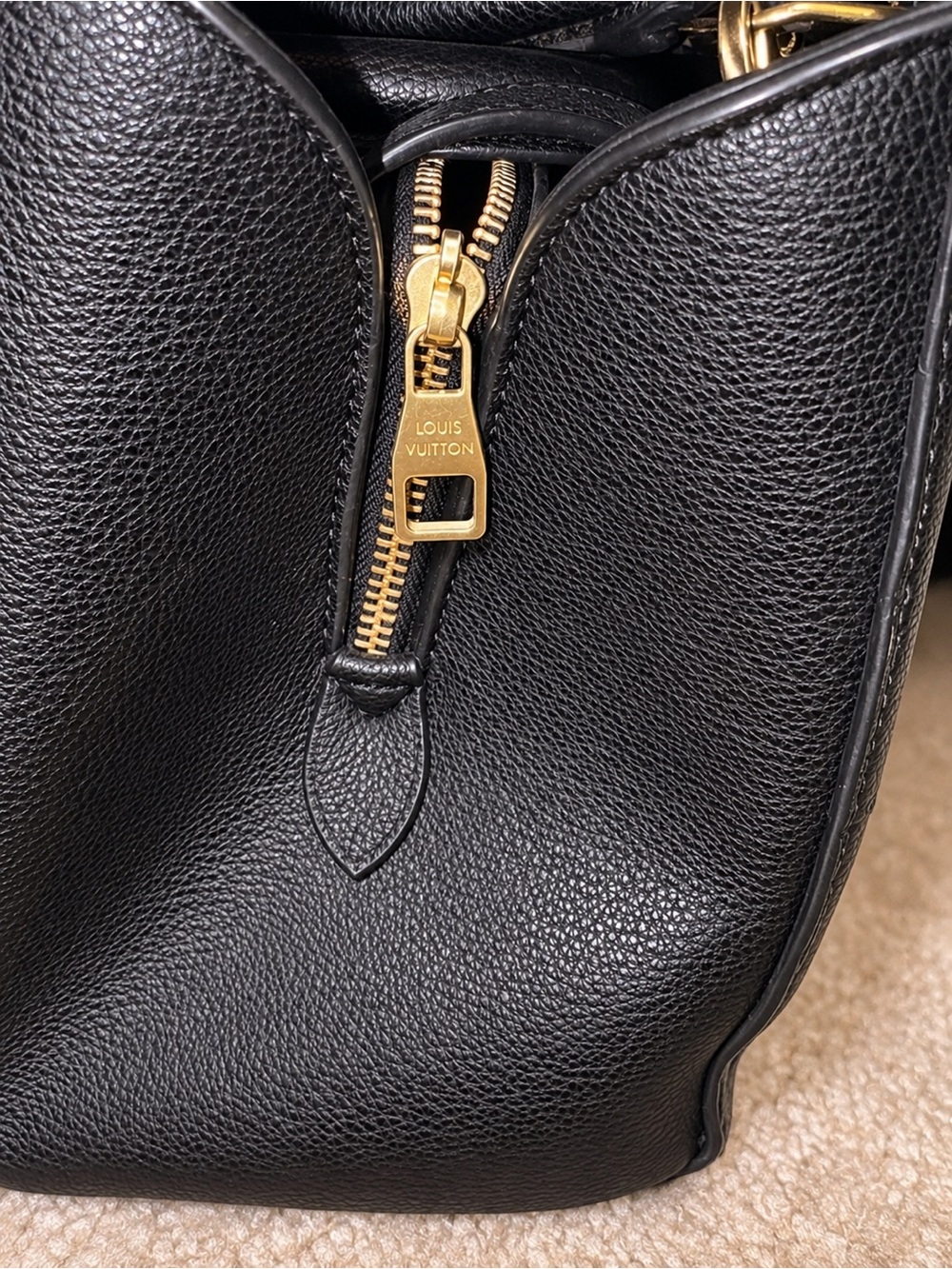 Louis Vuitton Montaigne MM – Black Monogram Empreinte, Studded version - Picture 4 of 7